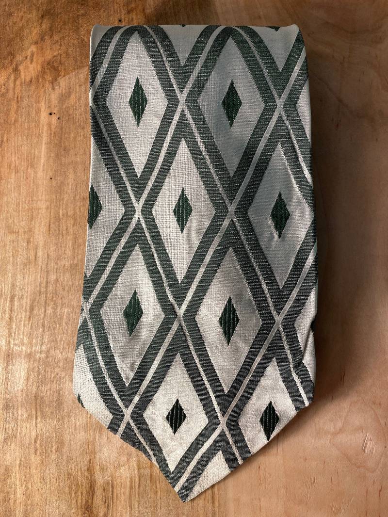 Vtg50's Polyester Krawatte in Grün Und Silber Rauten Muster/Von Trevira von VintageRiverCity