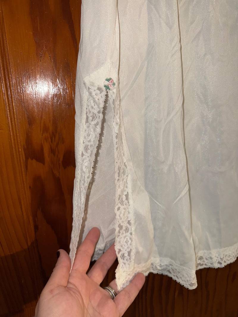 Vtg80's Weißes Unterkleid Mit Kleinen Rosetten/Größe M Von Doll Ragg von VintageRiverCity