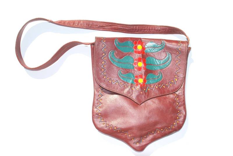 Geldbörse 70Er Jahre Hippie Punzierung Handbemalt Bordeaux Braun Leder Coachella Boho Chic von VintageRunsDeep