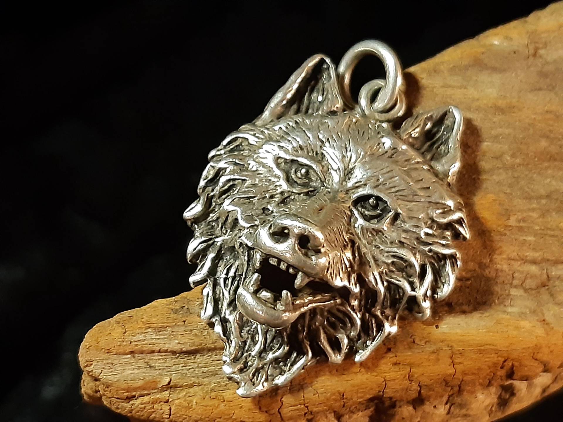 Wolfskopf, Wolf, 3 D, Plastisch Gestaltet, Anhänger, Sterlingsilber 12 G Wolfskopf, Wolf, 3 D, Plastisch Gestaltet, Anhänger, Sterlingsilber 12 G von VintageSchmuckKunst