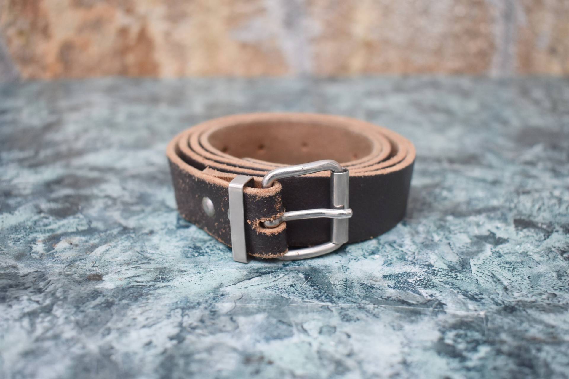 Vintage 1970S Leder Gürtel in Braun Mit Metall Schnalle von VintageShopEU