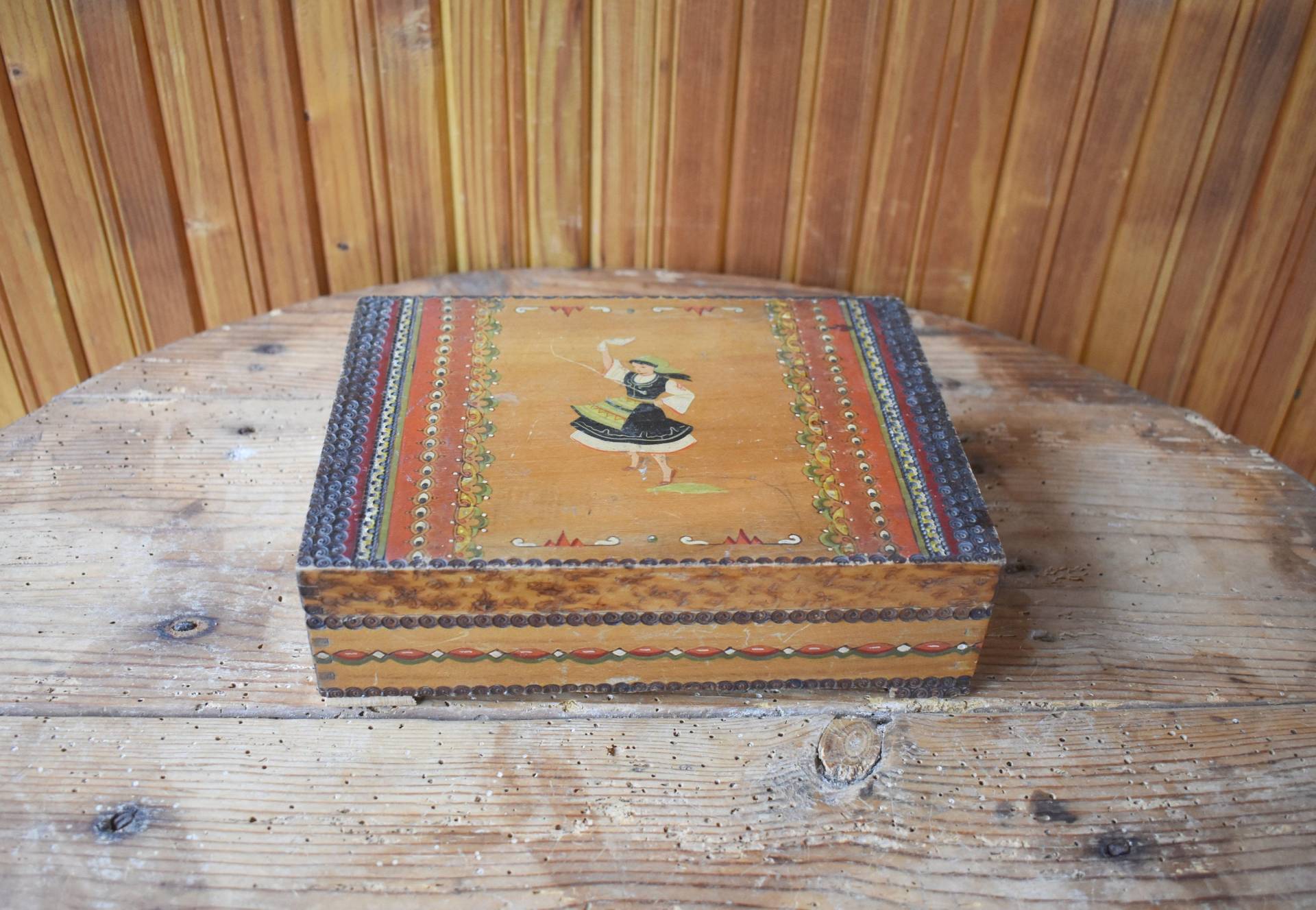 Vintage Pyrograph Schmuckschatulle Aus Holz 1960S Aufbewahrungsbox von VintageShopEU