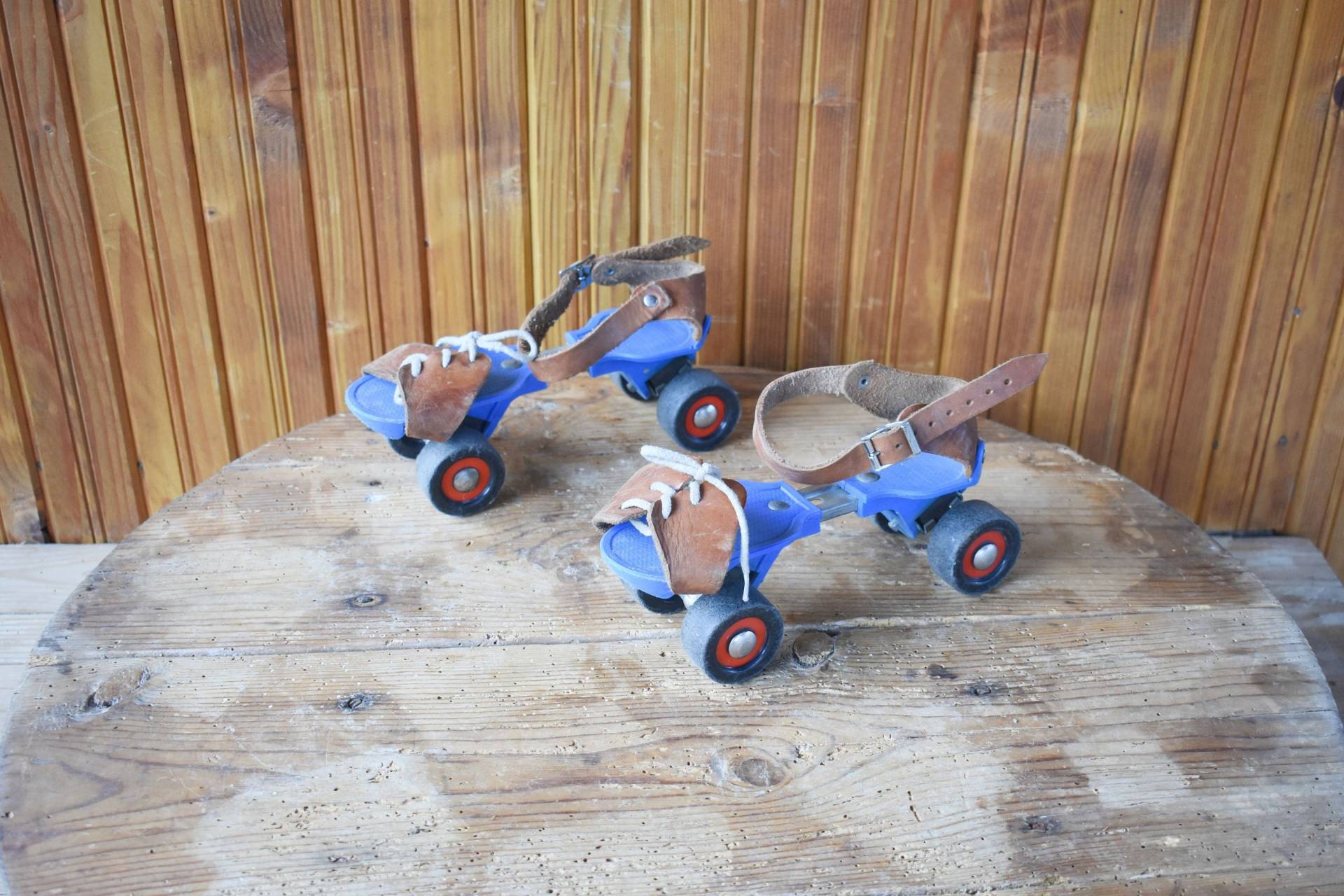 Vintage Kinder Rollschuhe Retro 80Er Jahre Blau Mit Lederriemen von VintageShopEU