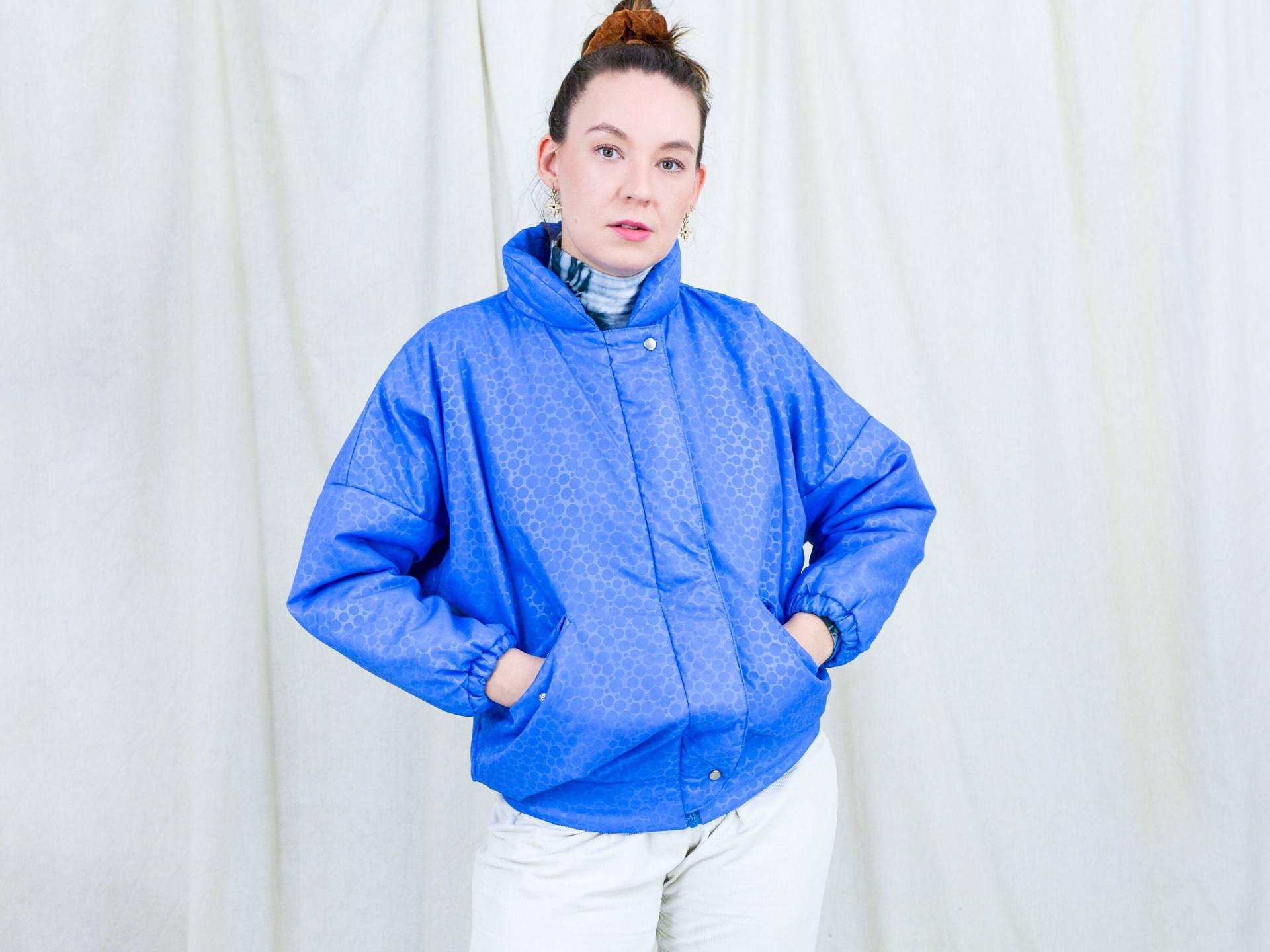 Blaue 90Er Jahre Geschwollene Jacke Helle Kugelschreiber Vintage Frauen Nylon S Small von VintageShopGertrude