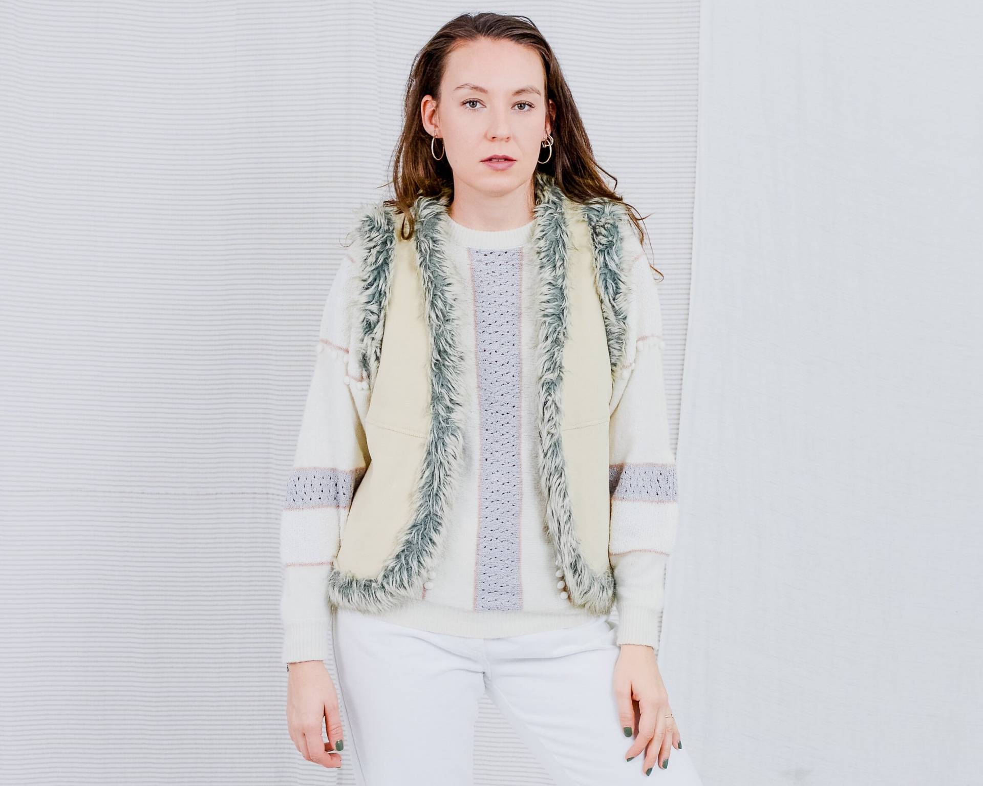 Kunstfell Weste Vintage Y2K Sherpa Sleeveles Fake Wildleder Creme S/M von VintageShopGertrude