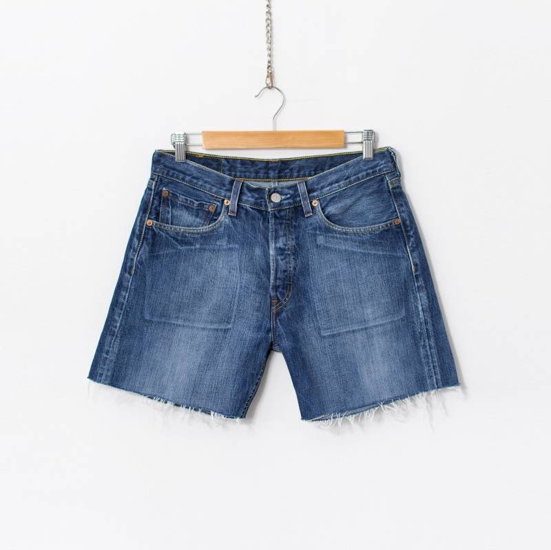 Levi's 501 Cut-Off Shorts Denim Cutoffs Damen Größe W31 von VintageShopGertrude