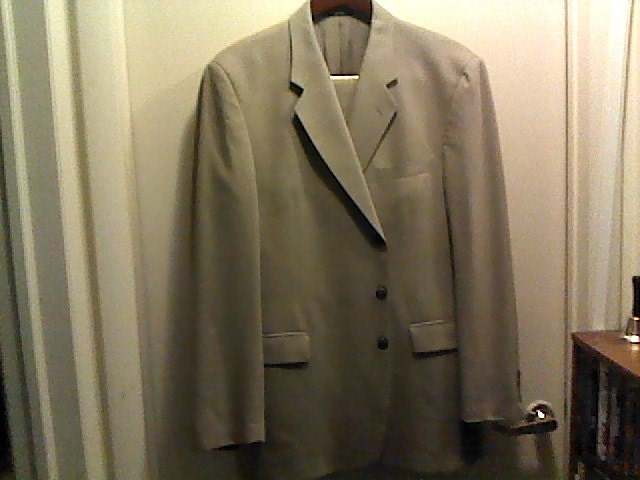 Herren Zweiteiler Anzug 44 L Tan Lt Braun Jacke Mit 3 Knöpfen Vorne Falten Hose von VintageShopandNew