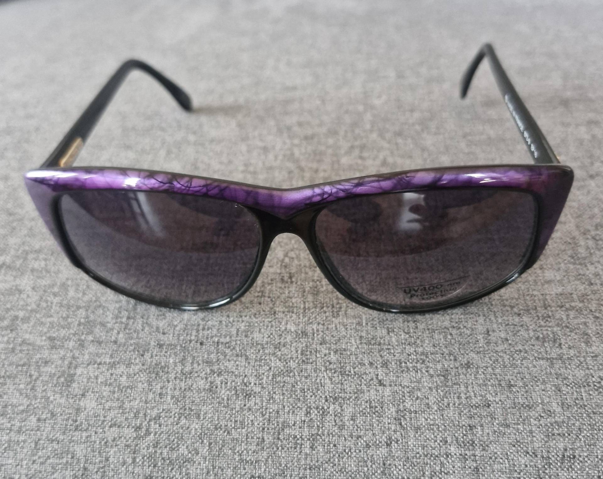 Emilio Pucci 873-9 Ep 18 Glänzender Schwarz Lila Marmor Brow-Line Sonnenbrille Mit D-Rahmen Emilio Pucci 873-9 Ep 18 Glänzender Schwarz Lila Marmor Brow-Line Sonnenbrille Mit D-Rahmen von VintageSilo