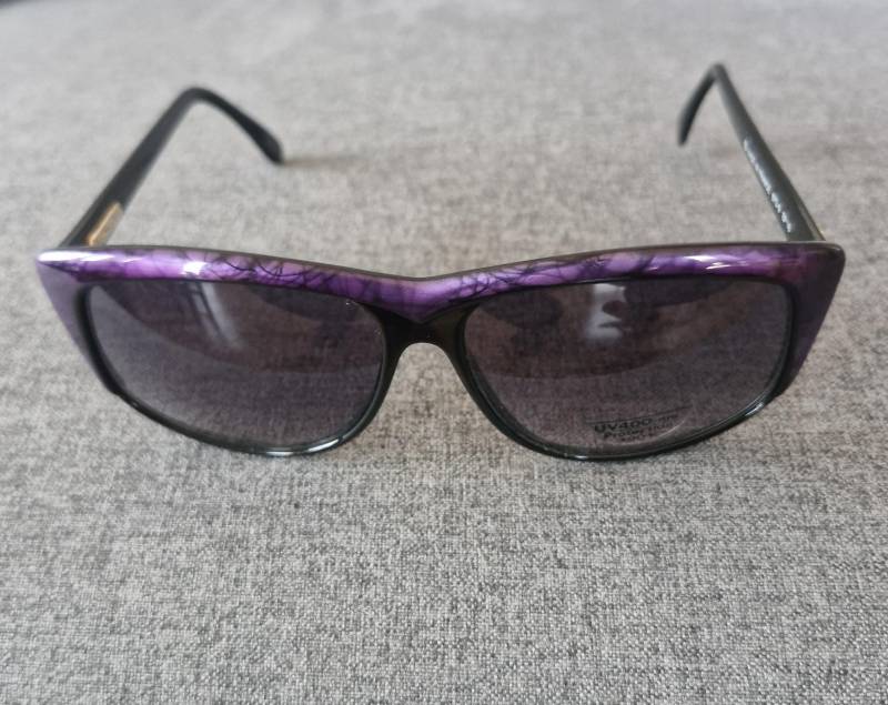 Emilio Pucci 873-9 Ep 18 Glänzender Schwarz Lila Marmor Brow-Line Sonnenbrille Mit D-Rahmen Emilio Pucci 873-9 Ep 18 Glänzender Schwarz Lila Marmor Brow-Line Sonnenbrille Mit D-Rahmen von VintageSilo