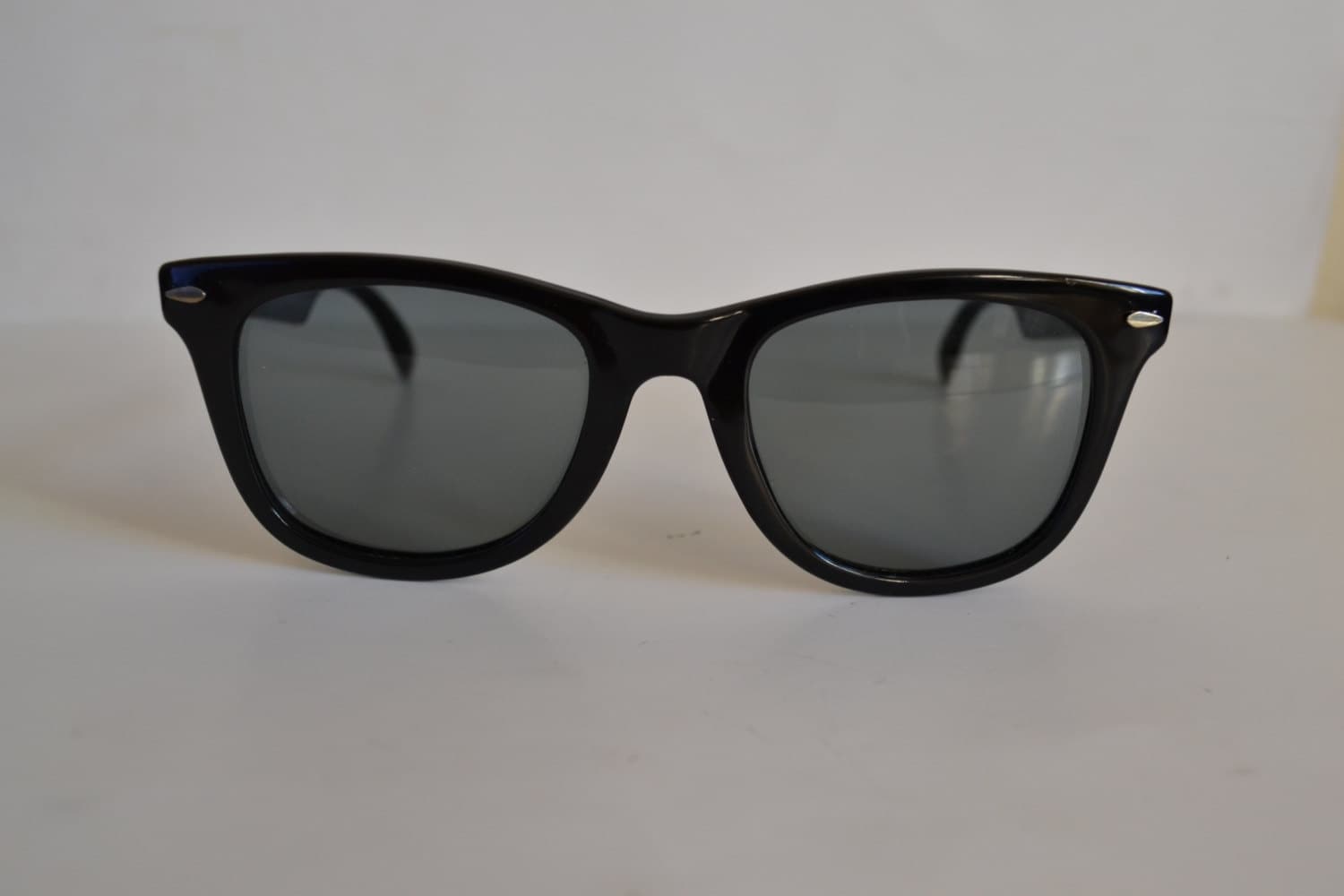 Schwarze Wayfarer Vintage Sonnenbrille von VintageSilo