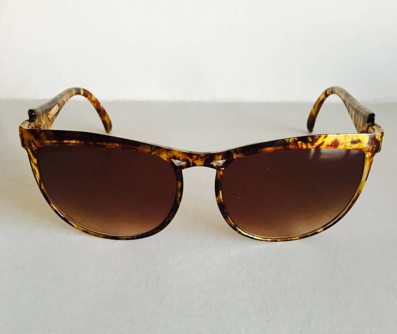 Vintage Emilio Pucci 888-1 Transluzent Braun Und Gold D-Brille Sonnenbrille Vintage Emilio Pucci 888-1 Transluzent Braun Und Gold D-Brille Sonnenbrille von VintageSilo