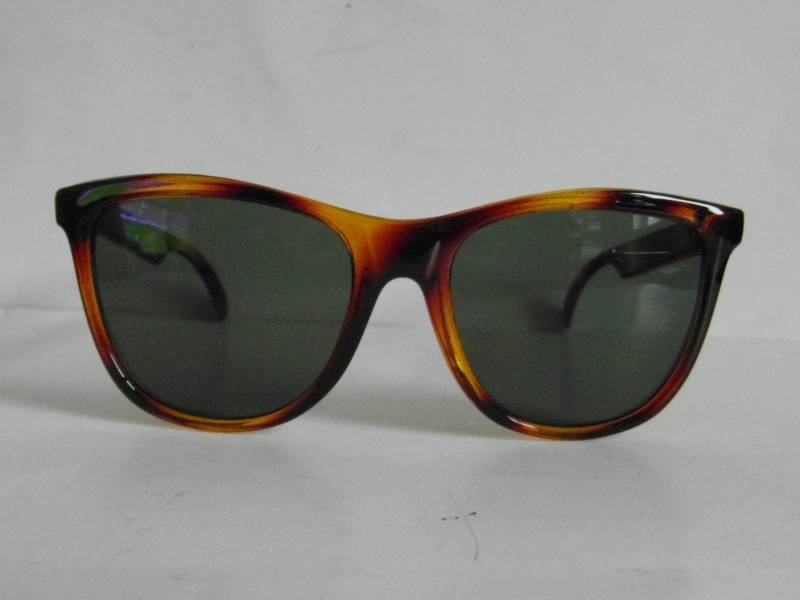 Vintage Gebänderte Kristall Bernstein & Kaffee Braun D-Rahmen Sonnenbrille Vintage Gebänderte Kristall Bernstein & Kaffee Braun D-Rahmen Sonnenbrille von VintageSilo