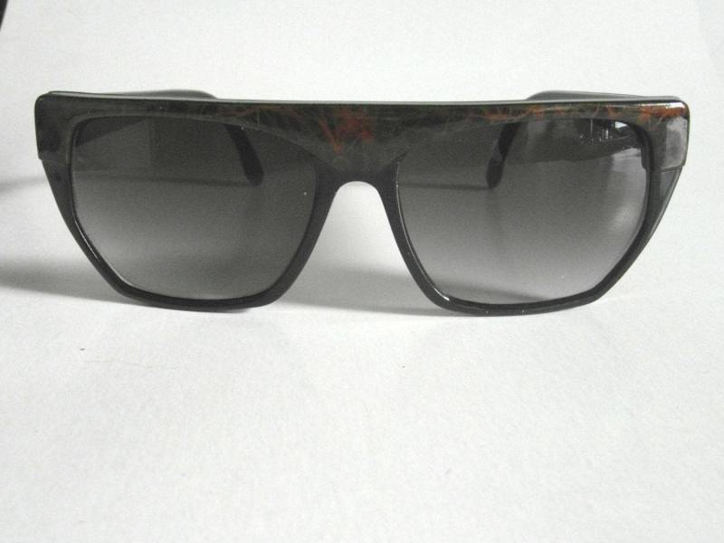 Vintage Glänzend Schwarz & Braun-Schwarz Marmor Browline Eckige Sonnenbrille von VintageSilo