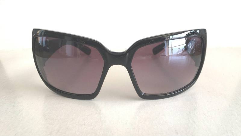 Vintage Glänzend Schwarze Rechteckige Sonnenbrille Zum Umwickeln Vintage Glänzend Schwarze Rechteckige Sonnenbrille Zum Umwickeln von VintageSilo