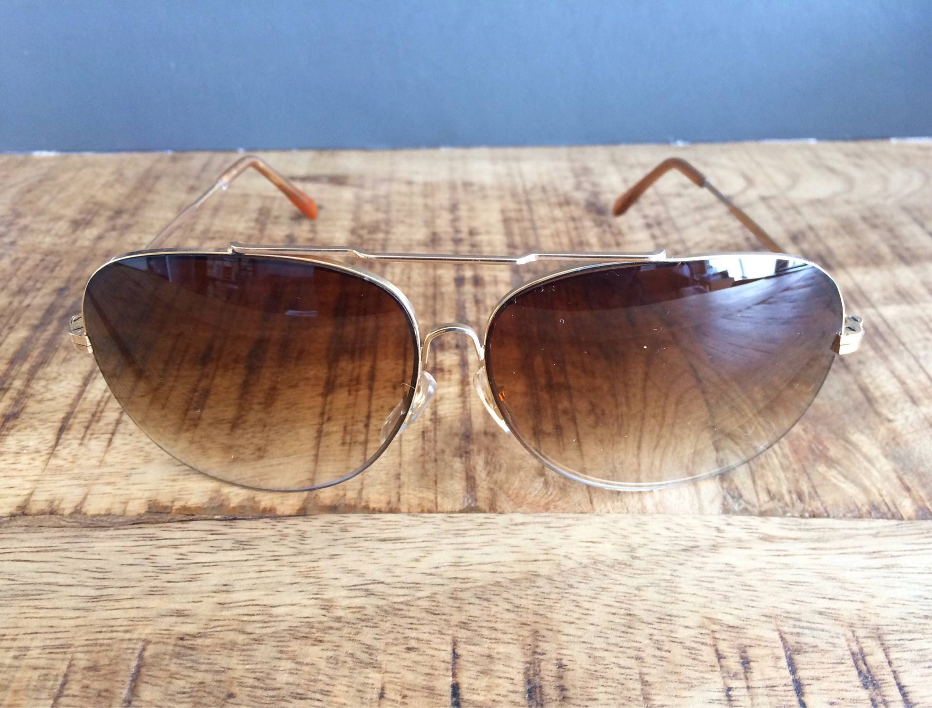 Vintage Gold Und Braune Pilotenbrille Vintage Gold Und Braune Pilotenbrille von VintageSilo
