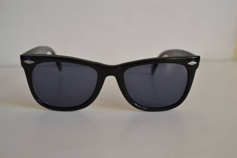 Vintage Kinder Schwarze Wayfarer Sonnenbrille Vintage Kinder Schwarze Wayfarer Sonnenbrille von VintageSilo