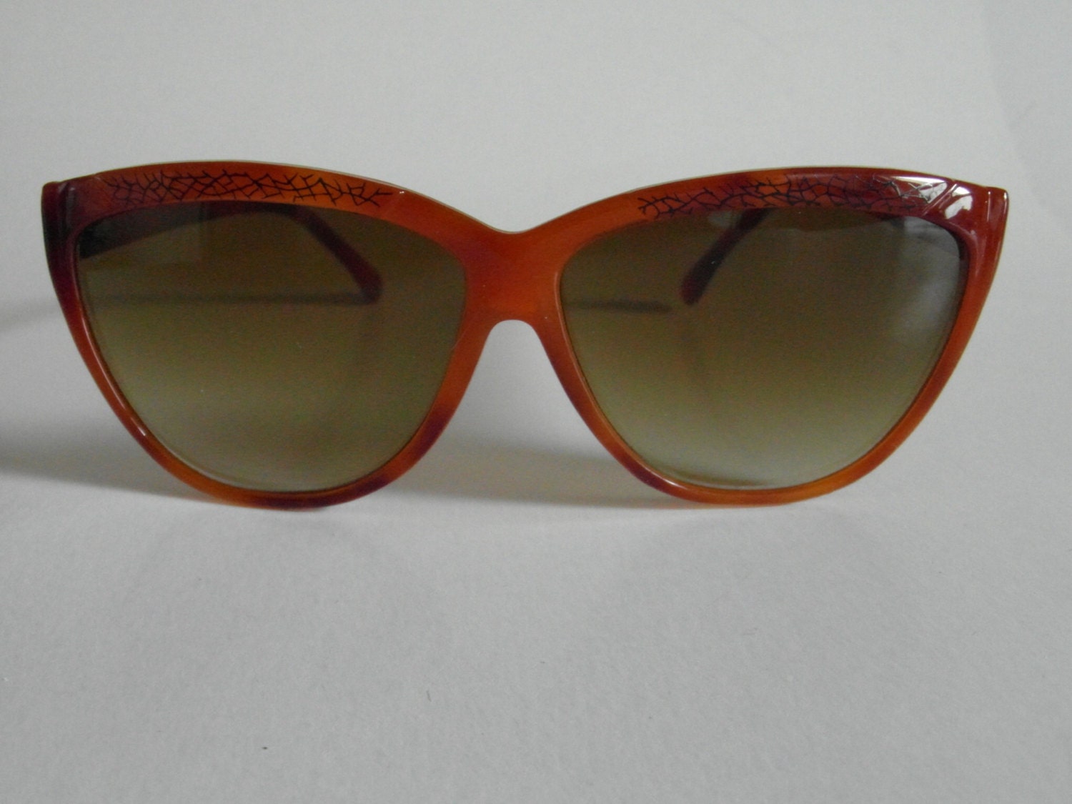 Vintage Light Schildpatt & Schwarz Netze Brauen Sonnenbrille D-Bügel Vintage Light Schildpatt & Schwarz Netze Brauen Sonnenbrille D-Bügel von VintageSilo