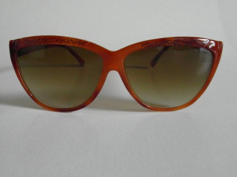 Vintage Light Schildpatt & Schwarz Netze Brauen Sonnenbrille D-Bügel Vintage Light Schildpatt & Schwarz Netze Brauen Sonnenbrille D-Bügel von VintageSilo