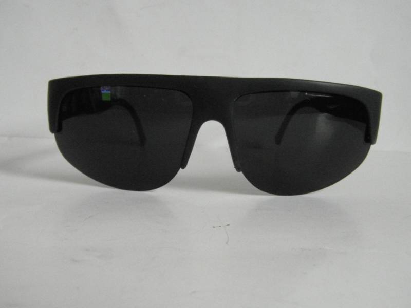 Vintage Matt-Schwarze Brow-Line Rocker-Sonnenbrille Vintage Matt-Schwarze Brow-Line Rocker-Sonnenbrille von VintageSilo