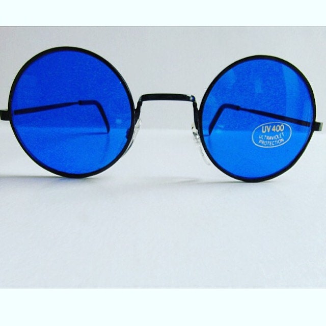 Vintage Ultramarine Blaue Linsen Schwarz Rundrahmen-Sonnenbrille Vintage Ultramarine Blaue Linsen Schwarz Rundrahmen-Sonnenbrille von VintageSilo