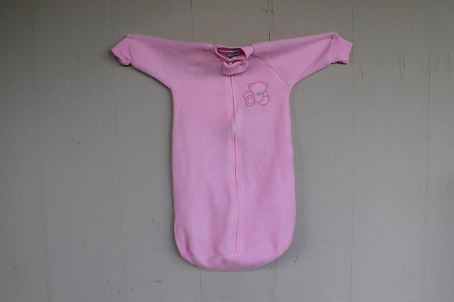 Vintage Carter's Baby-Schlafsack Pinker Bär, Bis 20 Pfund Vintage Carter's Baby-Schlafsack Pinker Bär, Bis 20 Pfund von VintageSilverLining