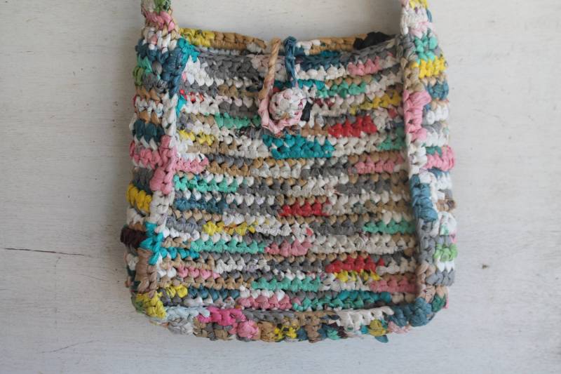 Vintage Geldbörse Aus Plastiktüten // Upcycling Tote Handtasche Bunter Geldbeutel Regenbogen Vintage Geldbörse Aus Plastiktüten // Upcycling Tote Handtasche Bunter Geldbeutel Regenbogen von VintageSilverLining