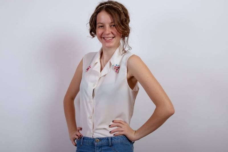 Vintage Damen Elfenbein Weiße Bluse Mit Besticktem Bunten Perlen V-Ausschnitt Kurzarm Taste Up Ranch Sommer Klein von VintageSisBro