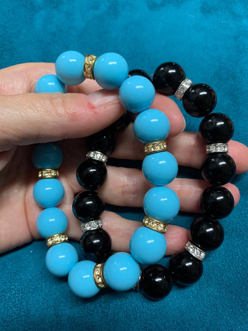 Zwei Nie Getragene Statement Stretch Armbänder Mit Türkis Und Onyx Farbperlen Kristall Spacern von VintageSixEstate