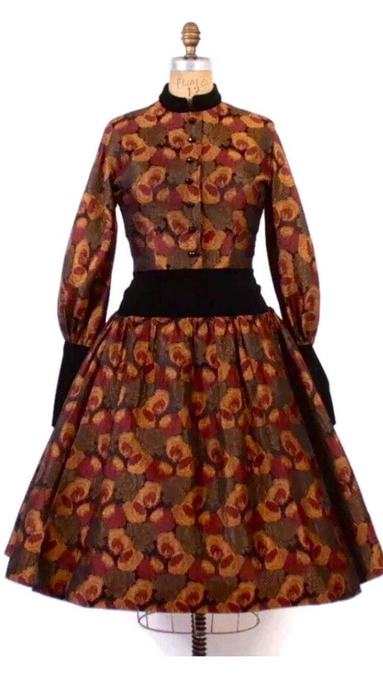 Seltenes Vintage Jean Patou Seidenbrokat/Jacquard Gobelin Kleid, Samt Couture Kleid(Orange, Braun, Grün, Schwarz. Sammlerstück S(38 Sale von VintageSoulFood