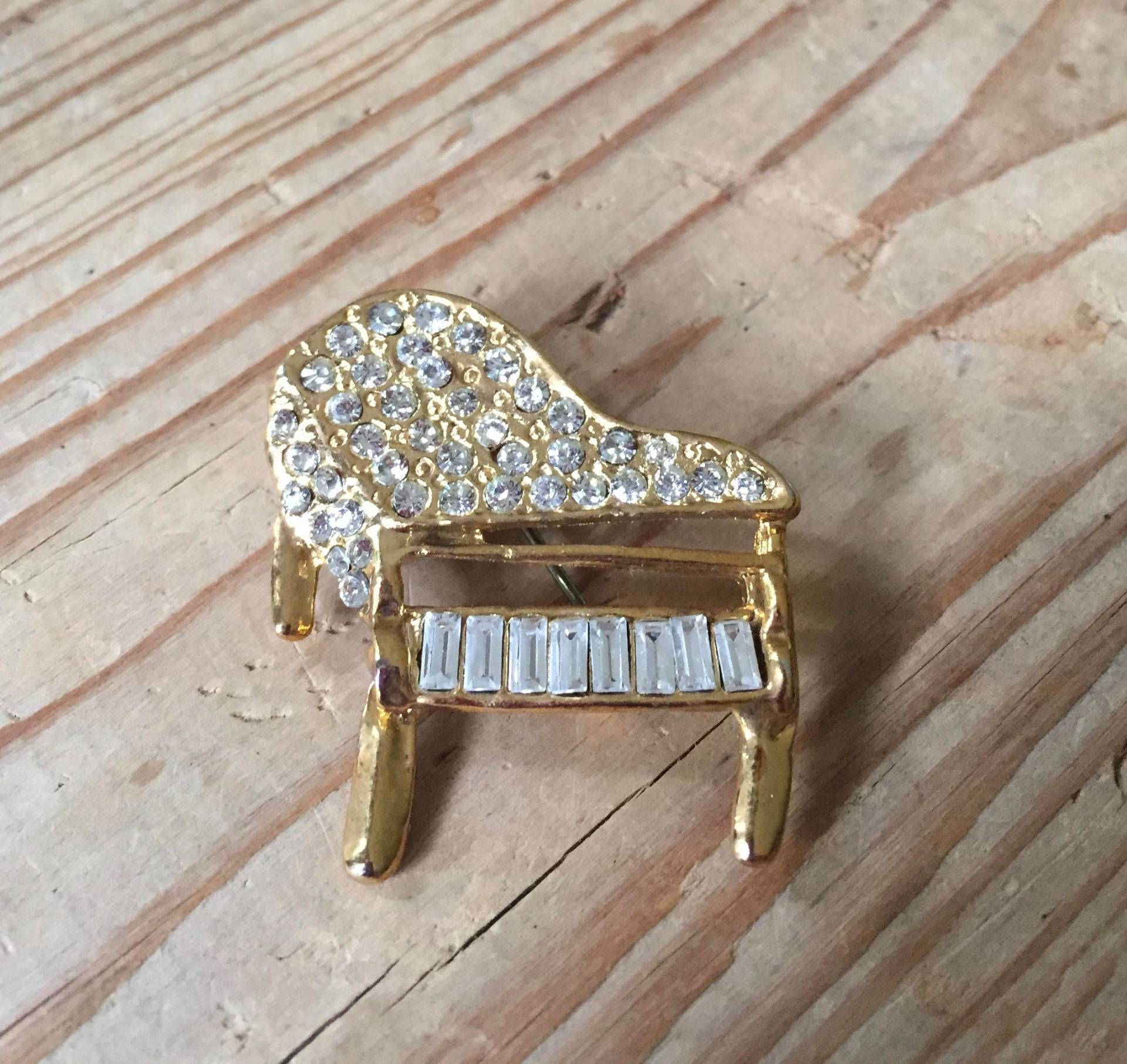 Gold Strass Baby Flügel Brosche Pin Musiker Schmuck Klavier Lehrer von VintageSpiritDesigns