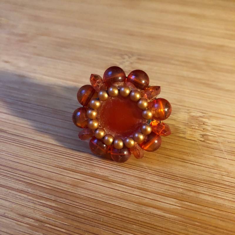 Vintage Bernstein Perlen Blumen Statement Ring Cocktailring Orange von VintageSpiritDesigns