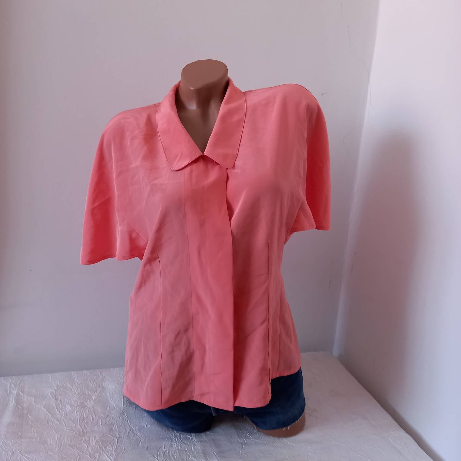 80Er Pink Blusen Vintage Coral Hemd Damen 1990Er Jahre Retro Kleidung Klassisch Frauen Kragen Festival Party M Kurzarm Elegantes von VintageSpiritUA
