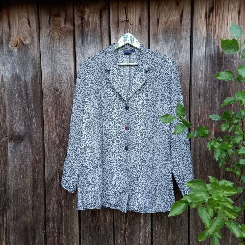 90Er Schnee Leopar Bluse Damen Biaggini Vintage Sommer Graue Blusen Mit Knöpfen Hemd Retro Kleidung 1990Er Jahre Oversize Tiere Top Xl von VintageSpiritUA