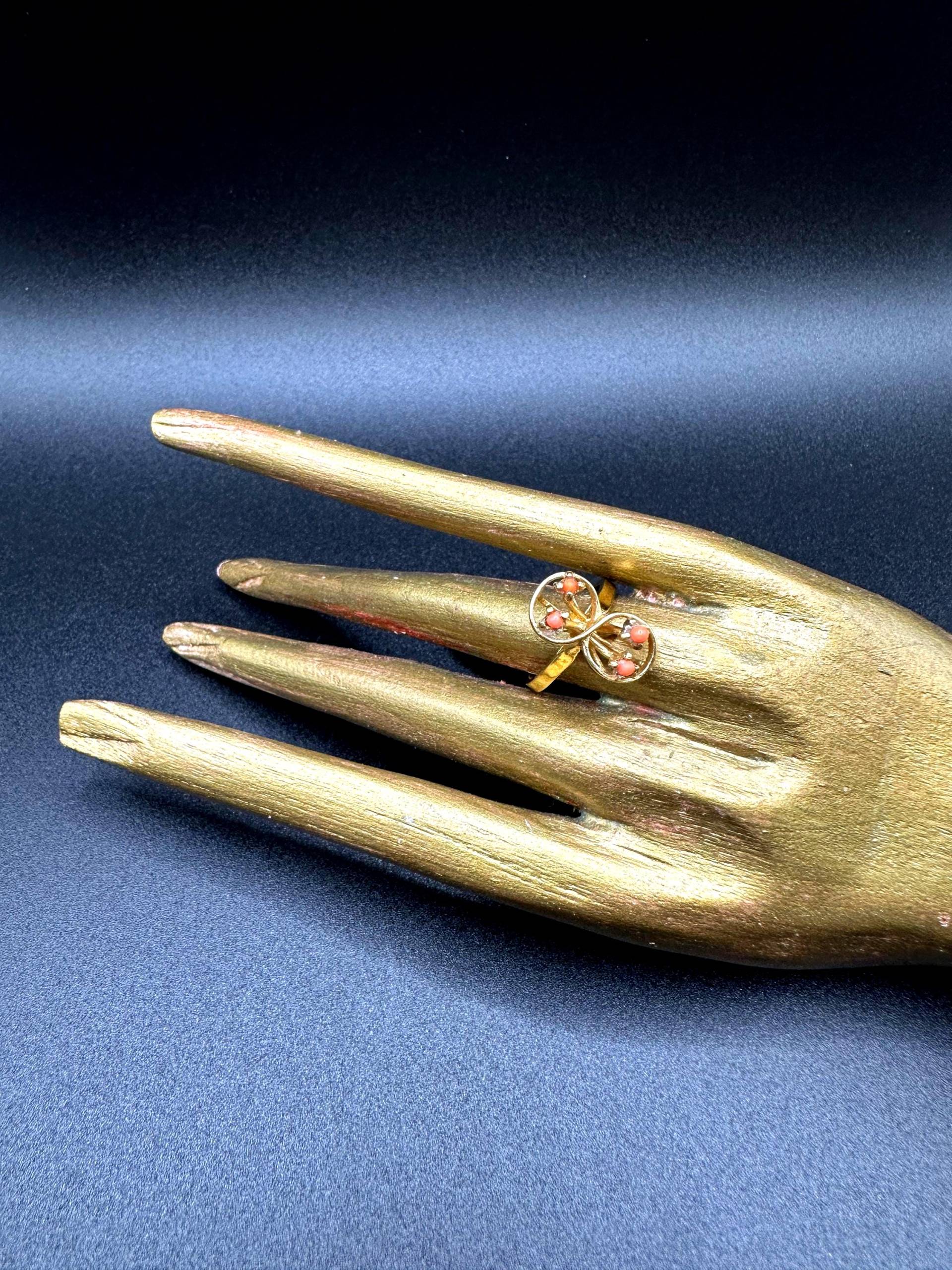 18K Vergoldeter Eternity Ring Mit Lachs Farbe Glasperlen Verzierter, Hochwertiger Vintage 1980S Damenring von VintageStarsParis