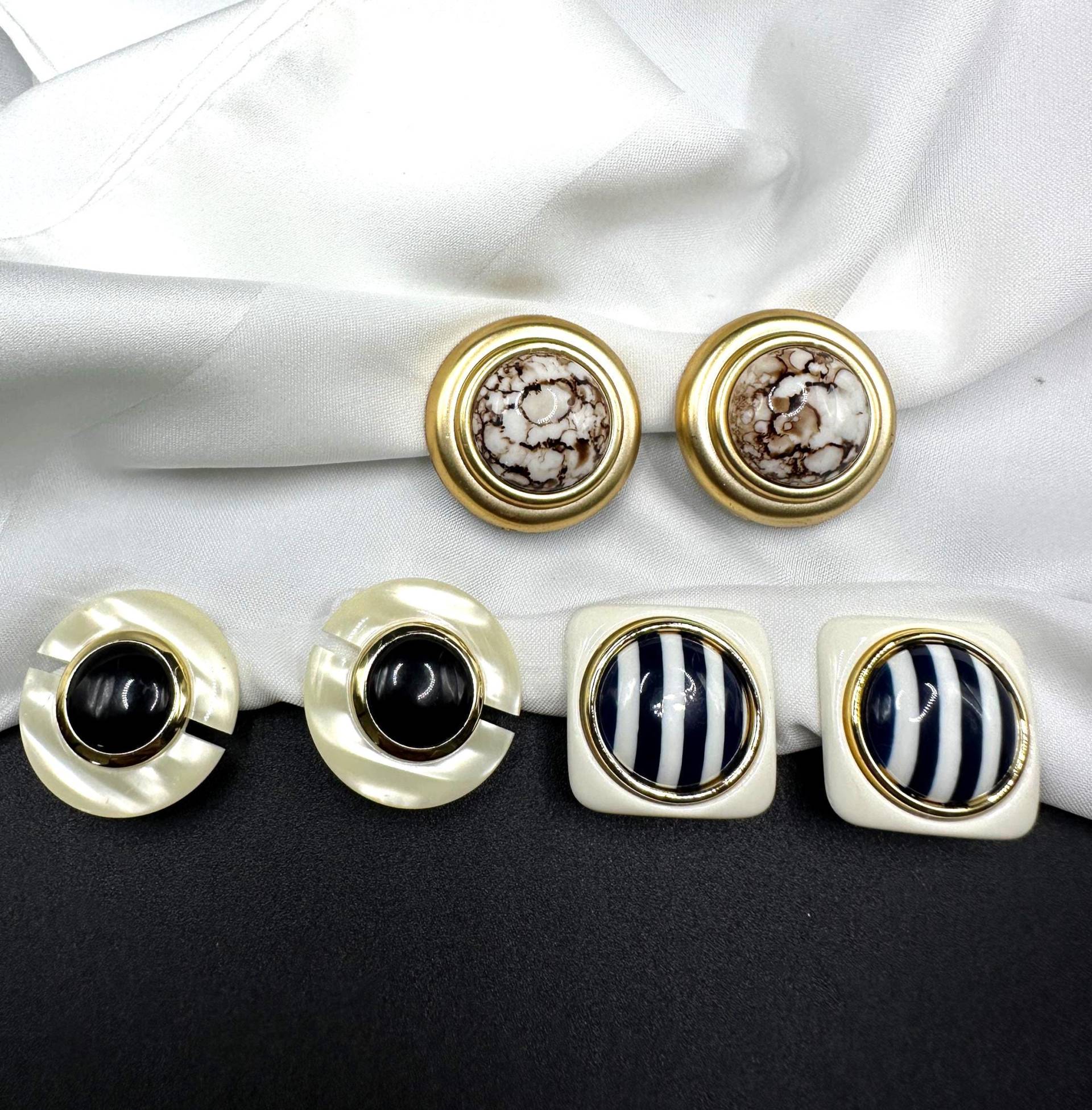 3 Paar Ohrclips Vintage 1970S - 1980S Lucite Cabochon Verzierte Clip Ohrringe, Du Bekommst Alle Auf Den Foto's von VintageStarsParis