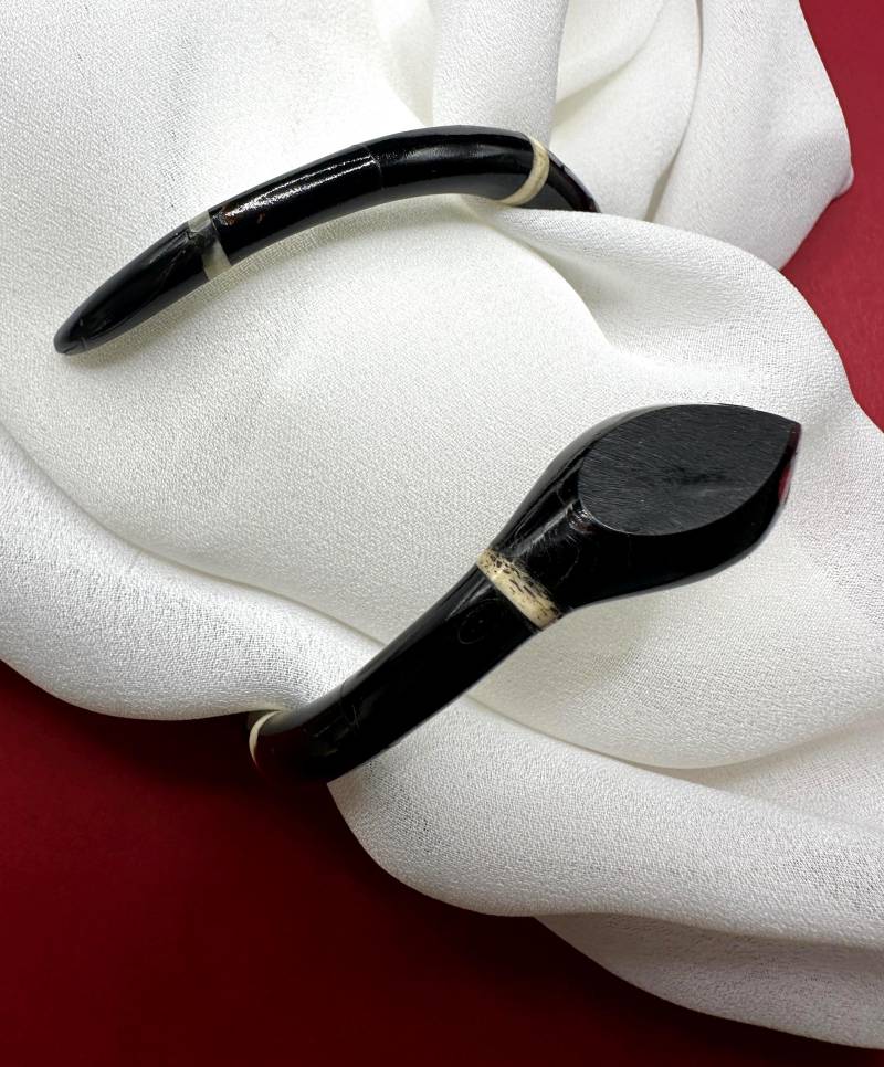 Armspange Armreif Vintage Hippie Boho 1970Er Jahre Hand Geschnitzter Armreifen Aus Horn, Geschmeidig Weich Auf Der Haut, Schlangen Design von VintageStarsParis