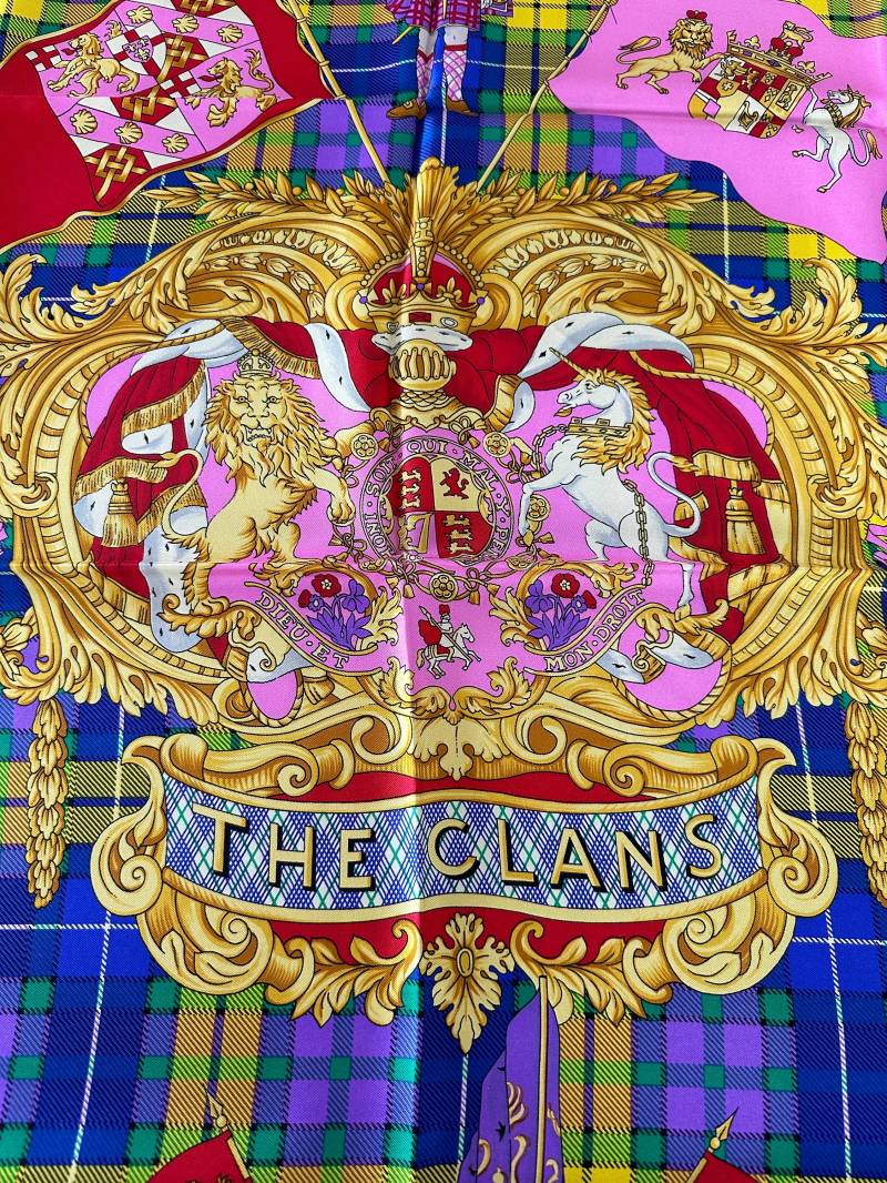 Atelier Gianni Versace Seidentuch The Clans Vintage Haute Couture Halstuch Aus 100% Seide, Made in Italy, Rarität, Sammler Schultertuch von VintageStarsParis