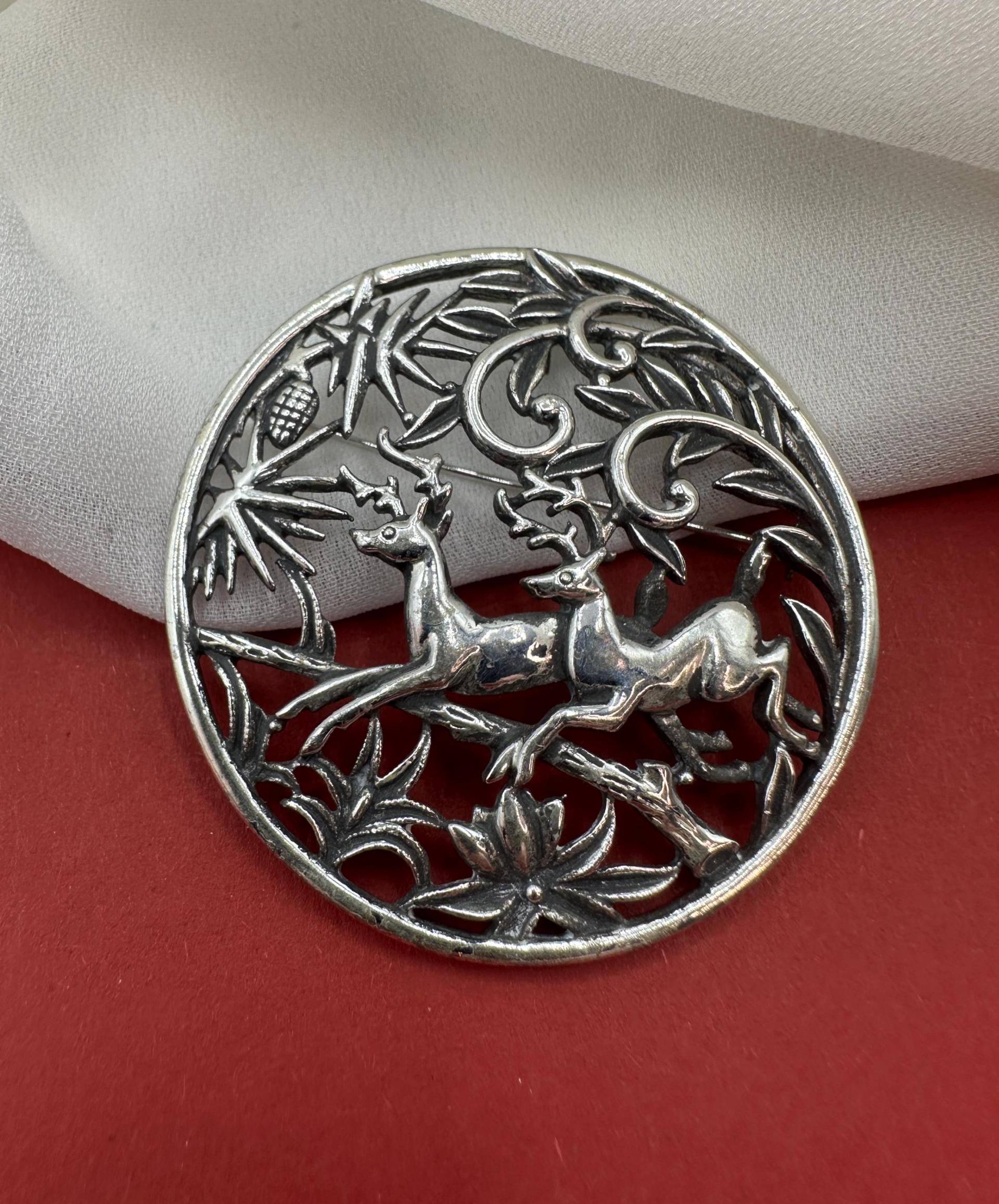 Designer Reh Brosche Vintage 1980S Versilberte, Große Im Wald Brosche, Wundervoll Erhalten, Sarah Coventry Sc Signiert von VintageStarsParis