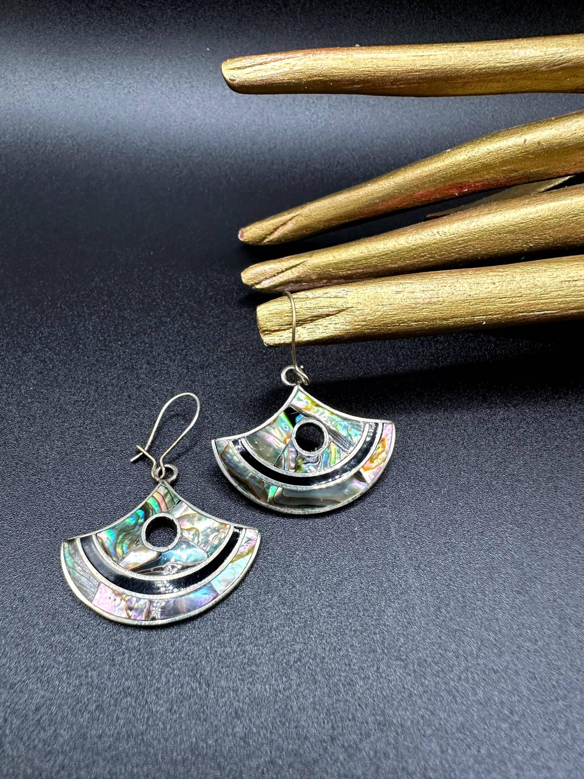 Echte Perlmutt Ohrringe Vintage 1970S Echt Alpaca Silber Hippie Girl Ohrstecker Hängeohrringe, Mexico Künstler Handarbeit Silberohrringe von VintageStarsParis