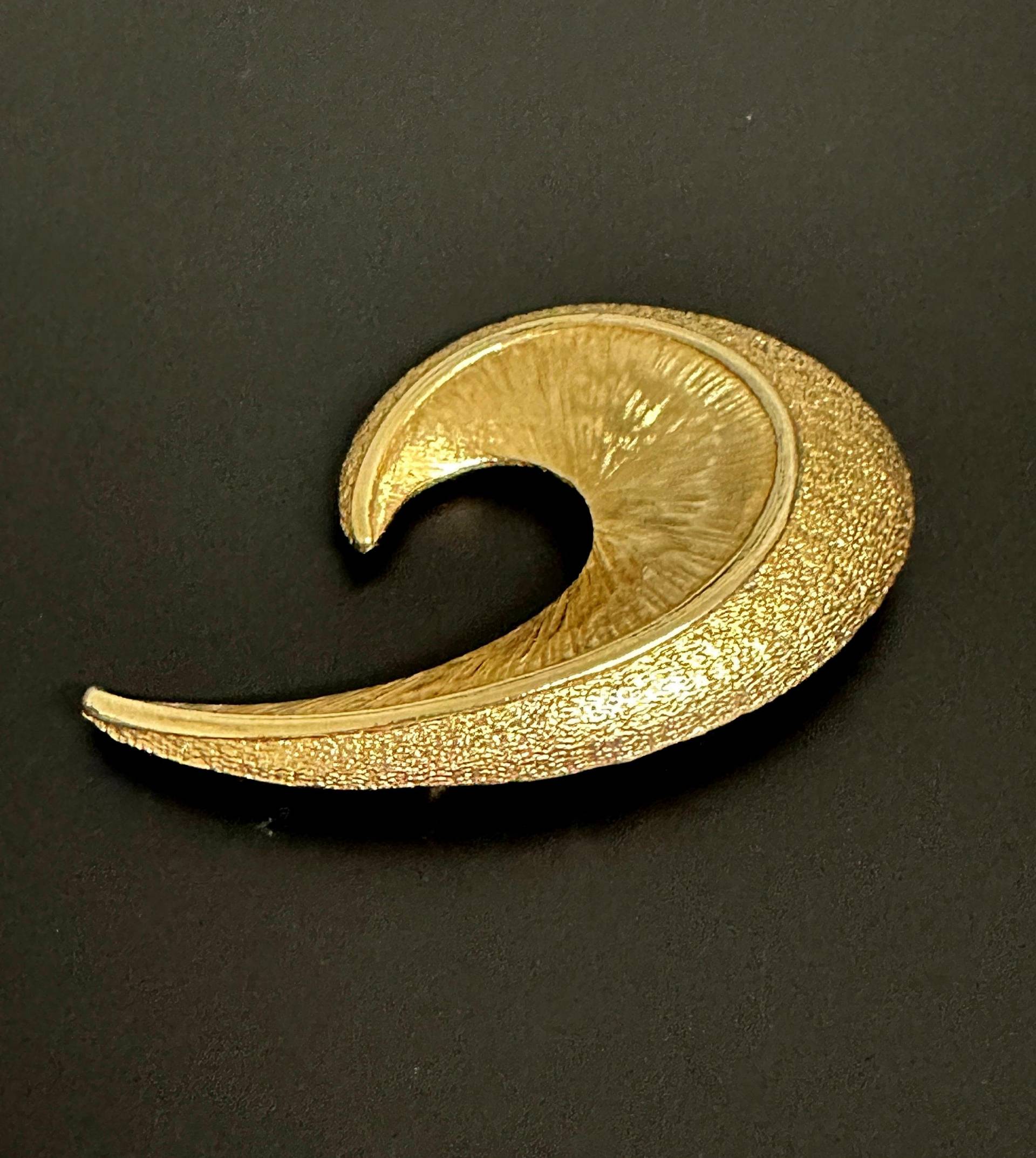 Elegante Oversize Brosche Hochwertige, Vergoldete, Sehr Große, Extravagante Vintage 1980S Couture Stil & Design von VintageStarsParis