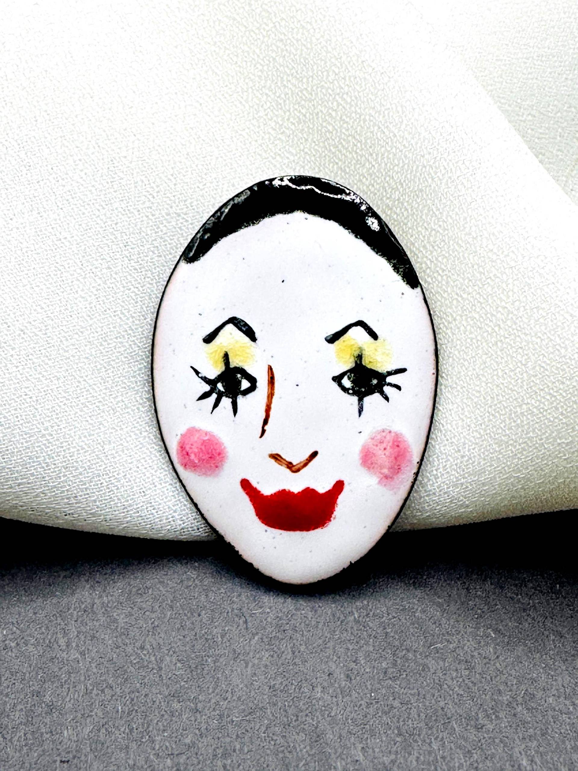 Emaillierte Clown Brosche Vintage 1970S Frauen Gesicht Kopf Brosche, Künstler Handarbeit von VintageStarsParis