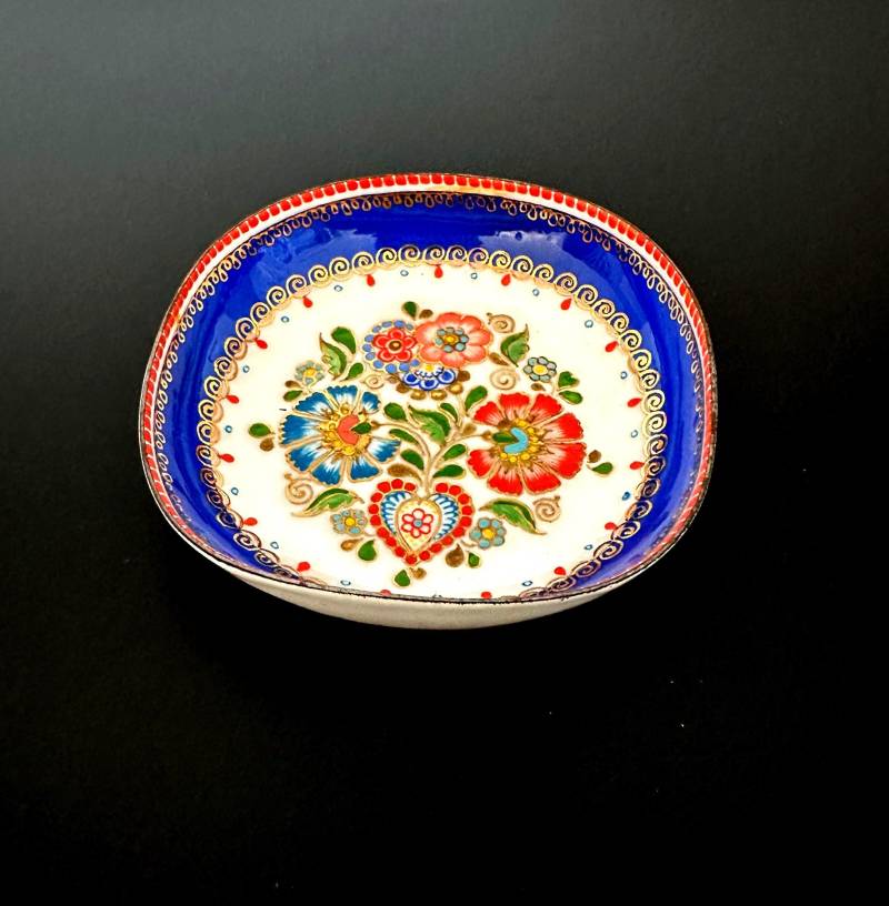 Emailliertes Schälchen Ringschale Teller Austria Handarbeit Steinböck Emaille Atelier 7.6 cm Ø Vintage Künstler Handarbeit, Made In von VintageStarsParis