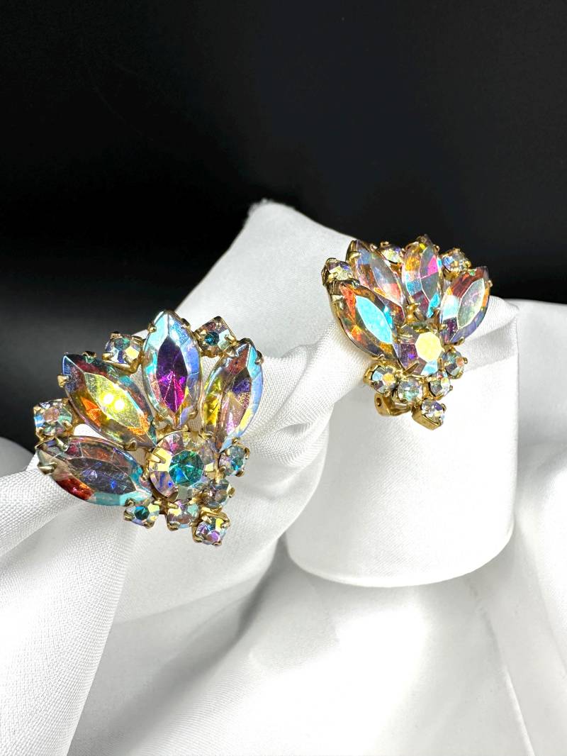 Fantastisch Schöne Ohrclips Vintage 1950S Aurora Borealis Kristall Strass Verzierte Clip Ohrringe .... Funkeln Mehr Als Die Sterne Am Himmel von VintageStarsParis