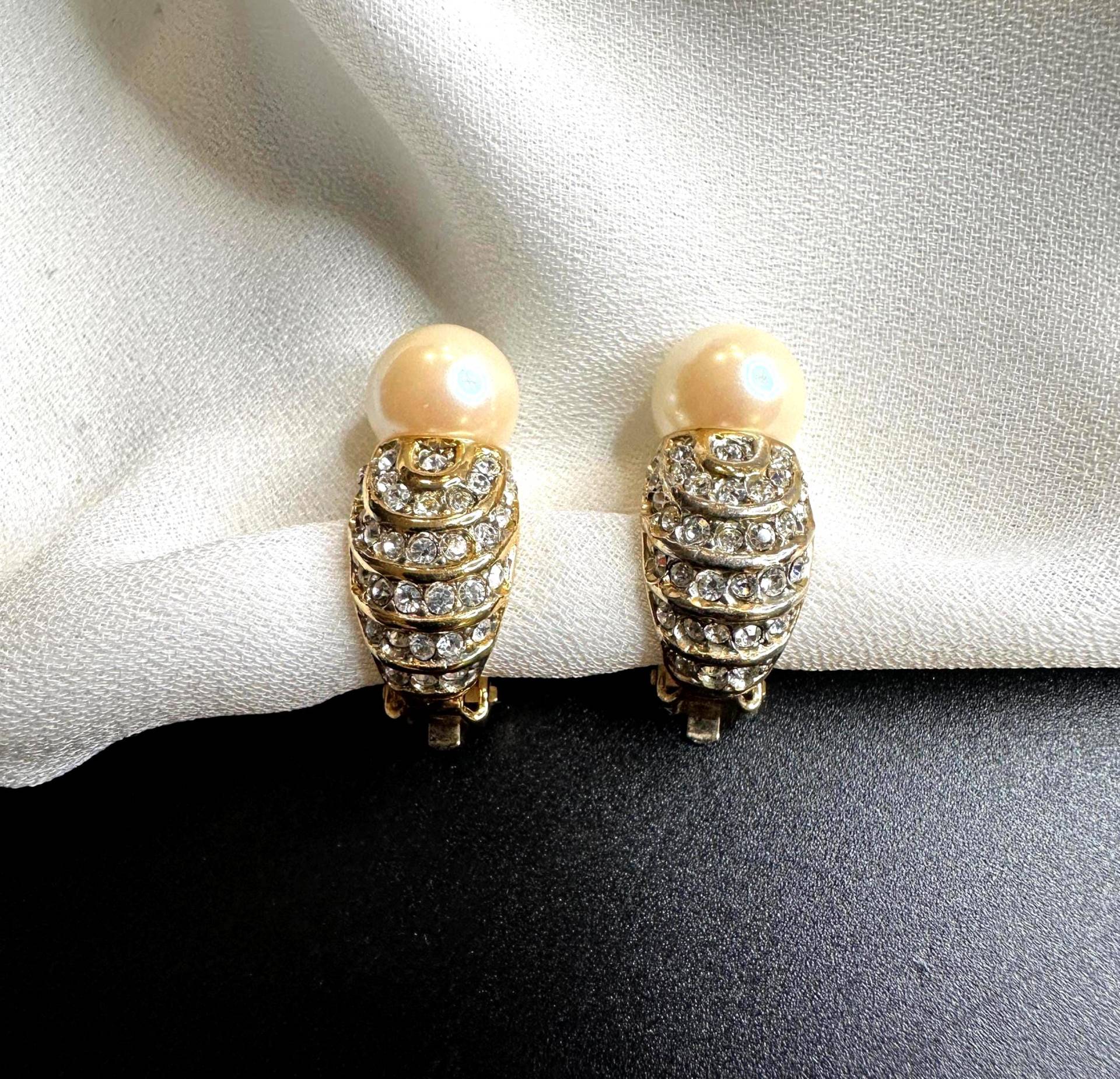 Glasperlen Strass Ohrclips Vintage 1980S Weiße Und Klare Steine Verzierte, Klassisch Elegante Zeitlos Schöne Clip Ohrringe von VintageStarsParis