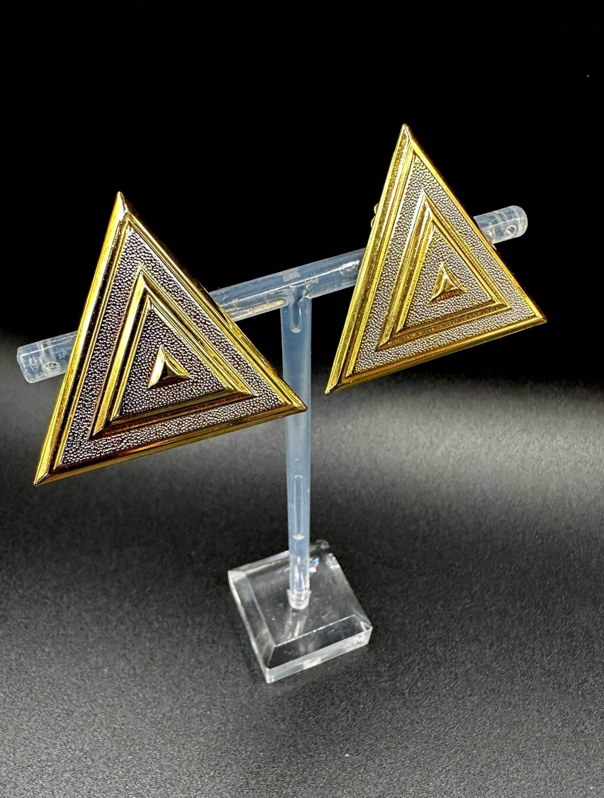 Grosse Abstrakte Ohrclips, Gold-/ Und Silberfarbe Vintage 1980S Clip Ohrringe Aus Leichtmetall Extravagant Elegant, 4.2 cm Ø von VintageStarsParis