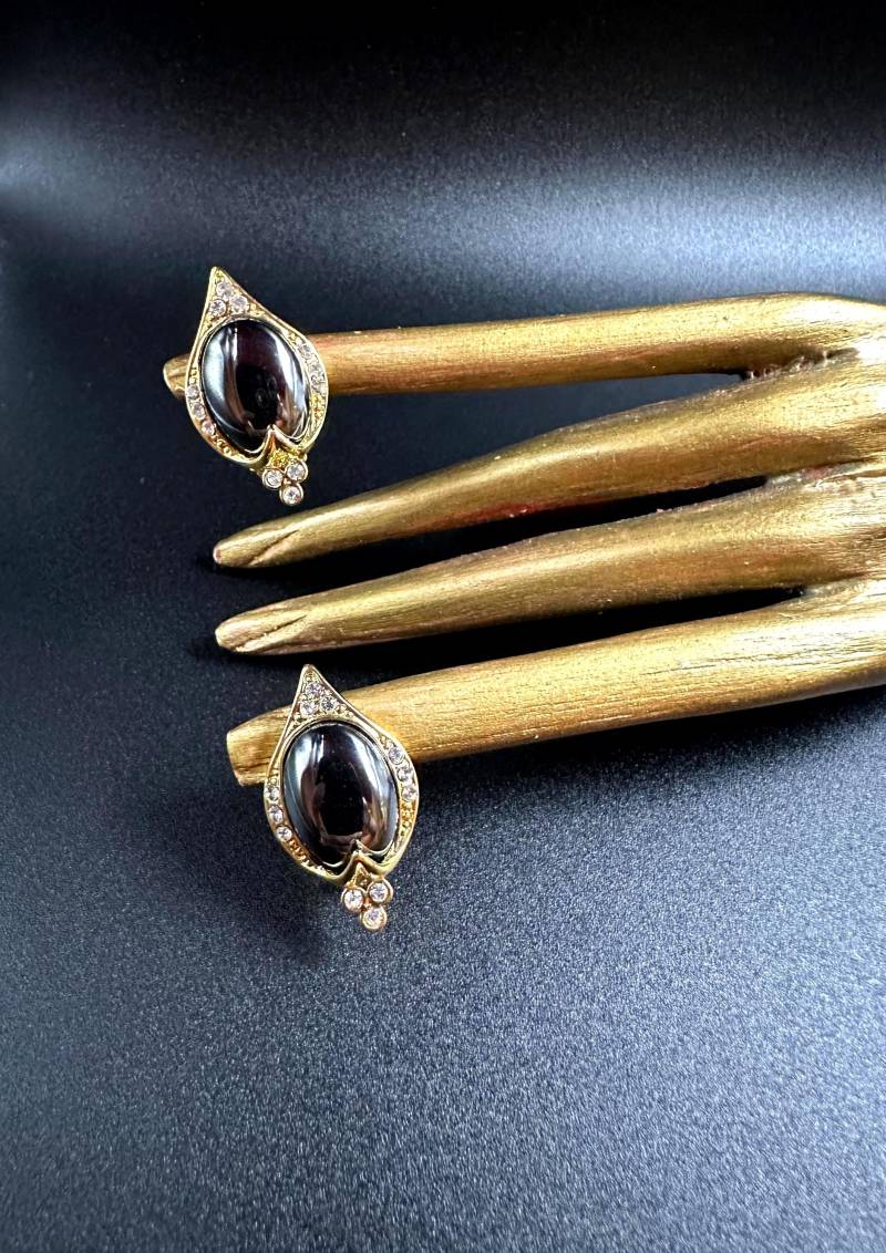 Hematite Strass Ohrclips Vergoldete, Elegante Vintage 1980S Hämatit Clip Ohrringe, Klassisch Zeitlos Schön Schmückend, Sehr Gute Qualität von VintageStarsParis