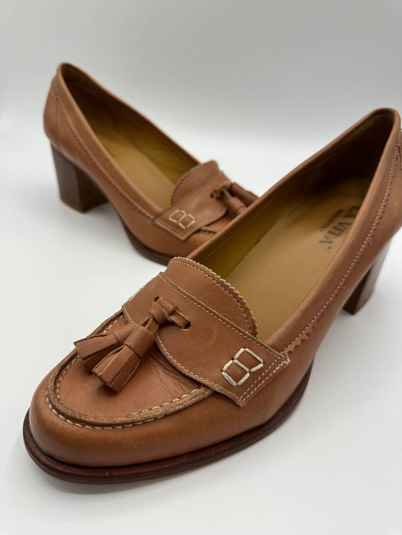 Italy Leder Pumps Hochwertige Vintage Damenschuhe in Hellbraun Mit Echter Ledersohle, Perfekt Für Jeden Tag von VintageStarsParis