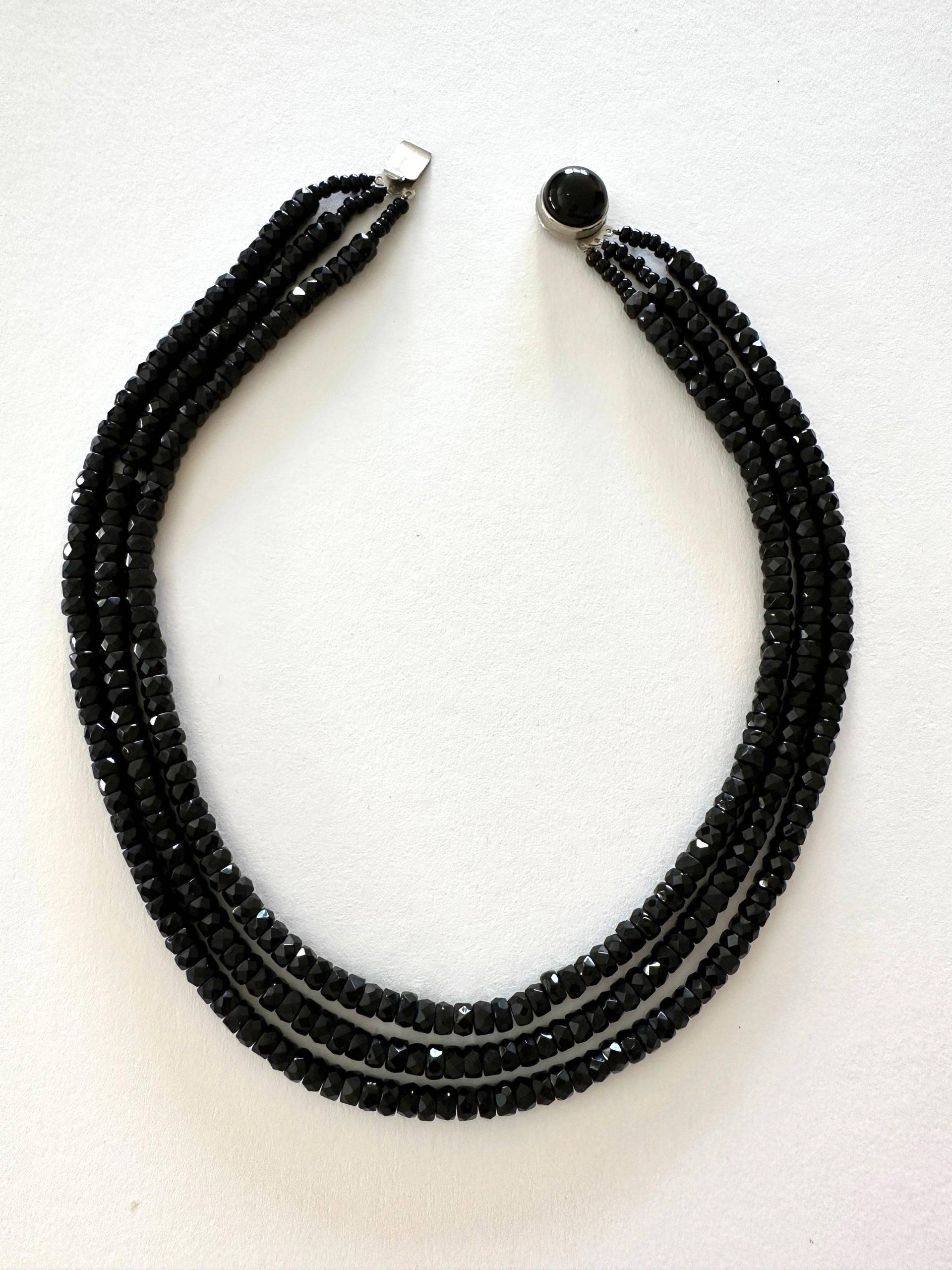 Jet Kristall Halskette Hochwertige Vintage Facettierte Schwarze Black Collier Kette Zeitlos Schön Und Sehr Elegant Schmückend von VintageStarsParis