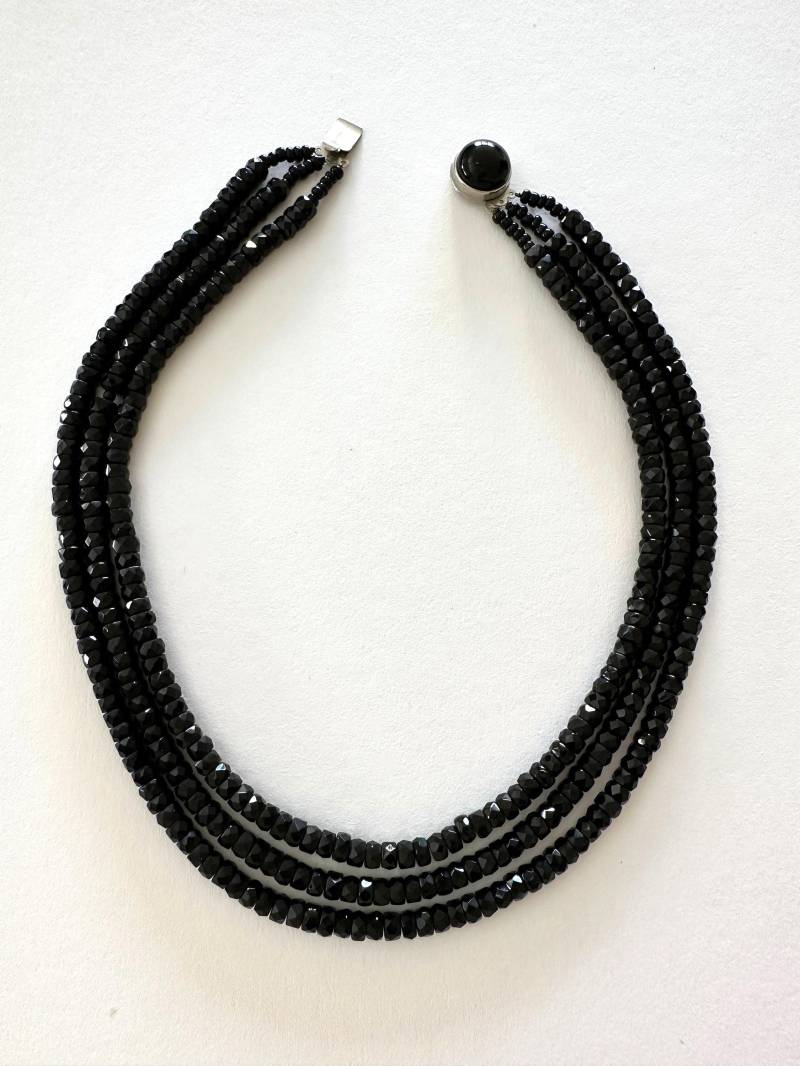 Jet Kristall Halskette Hochwertige Vintage Facettierte Schwarze Black Collier Kette Zeitlos Schön Und Sehr Elegant Schmückend von VintageStarsParis