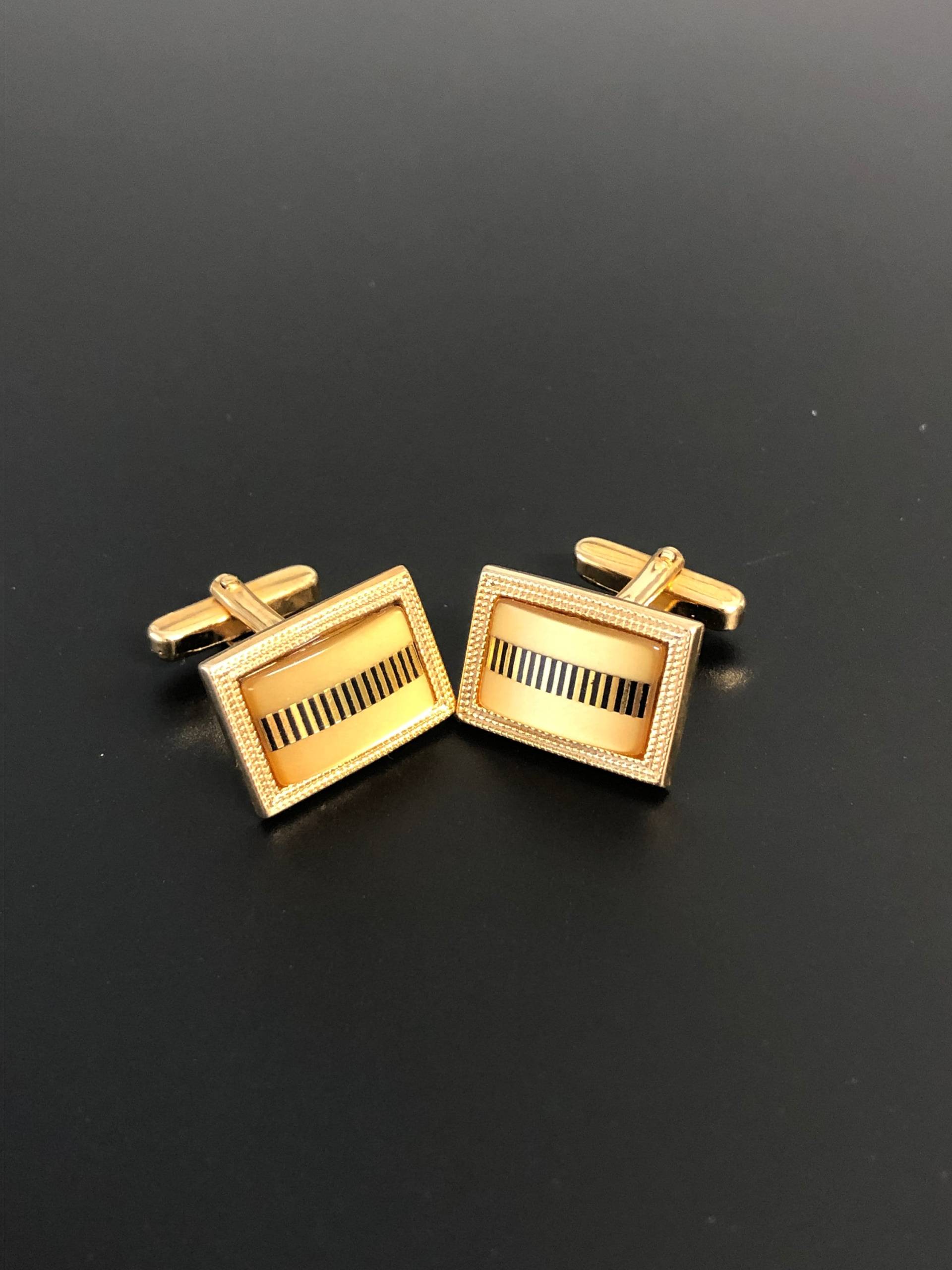 Moonglow Lucite Manschettenknöpfe Vintage 1960S - 1970S Retro Cabochon Manschetten Boho Cufflinks von VintageStarsParis